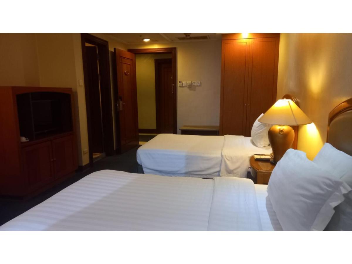 Capital O 914 Makati Palace Hotel Makati City Exterior foto